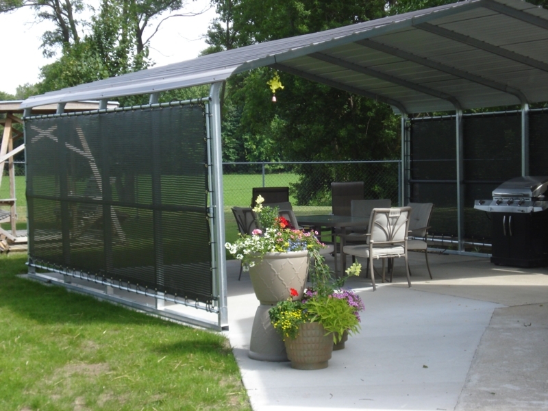 Patio Shade Screen Enhances Outdoor Seating Comfort