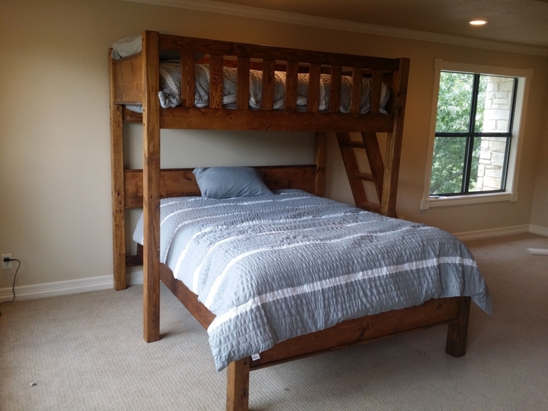 Rustic Barnwood Twin Over Queen Bunk Bed Design
