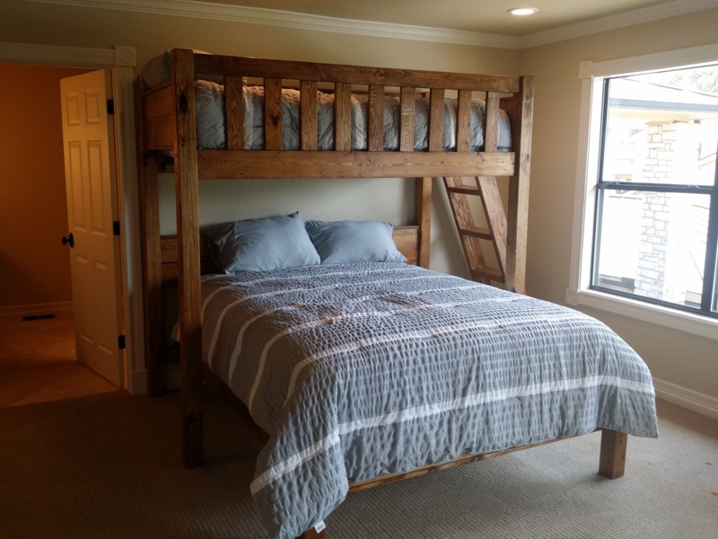 Rustic Full Over Queen Wooden Bunk Bed Design