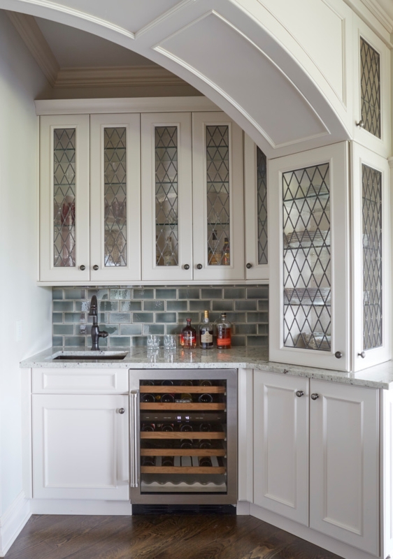 Traditional Wet Bar with Glass-Fronted Cabinets