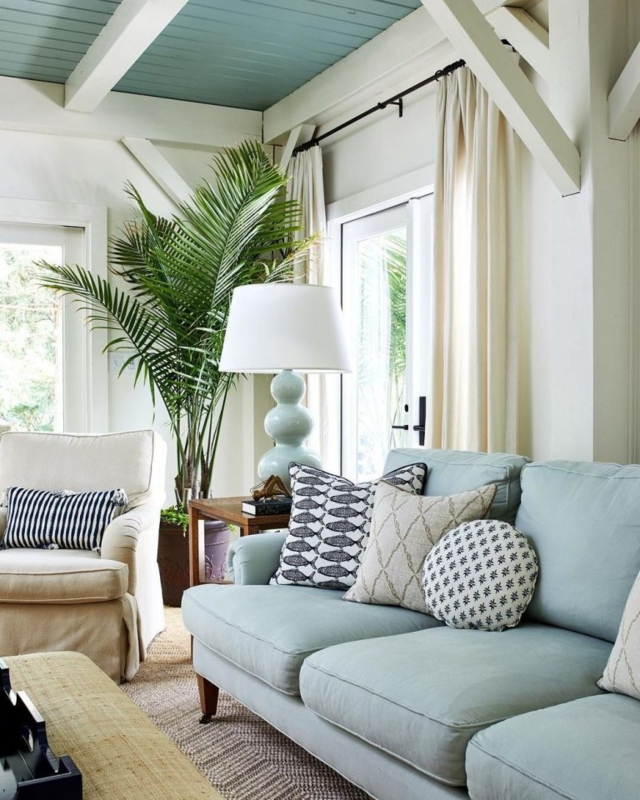 Coastal Living Room Sofas with Relaxing Beach Vibes