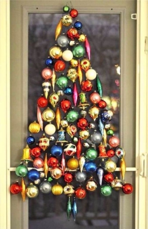 Colorful Wall-Mounted Christmas Tree Ornament Design