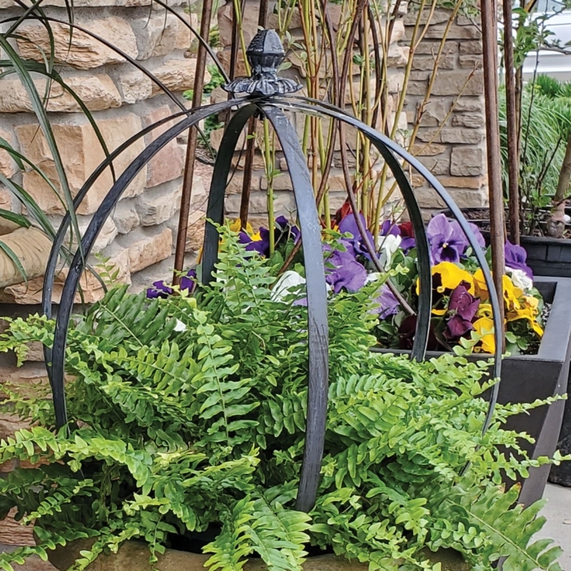 Decorative Metal Sphere Trellis for Garden Plants