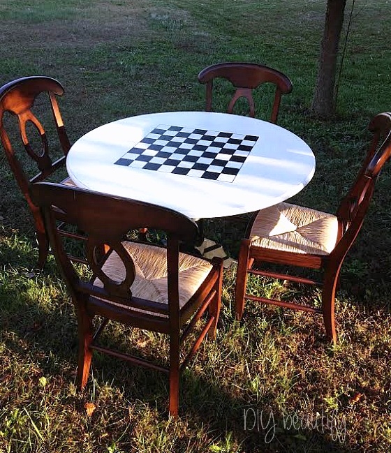 DIY Round Checkerboard Game Table with Chairs