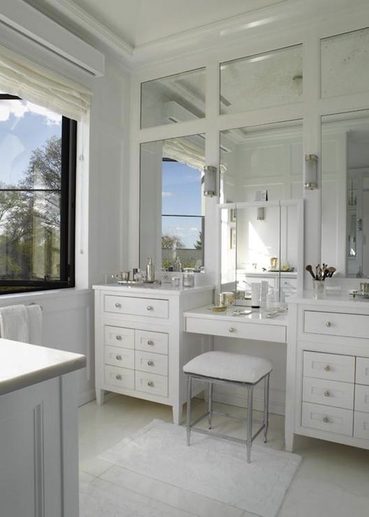 Double Bathroom Vanity With Makeup Area | Examatri Home Ideas