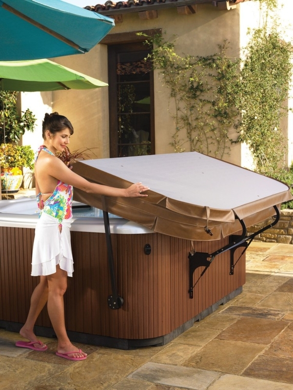 Durable Hot Tub Cover with Easy Lift Design