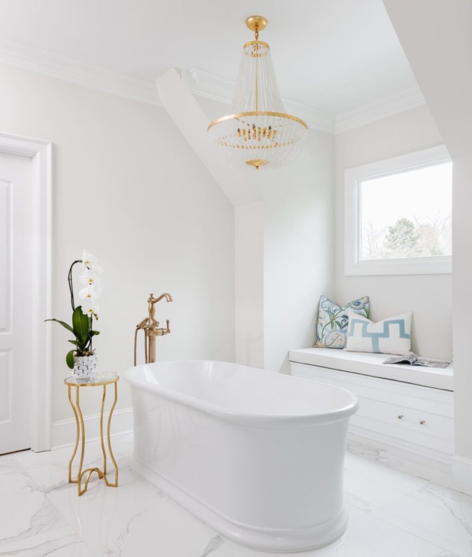 Elegant Chandelier Above Freestanding Bathtub Design