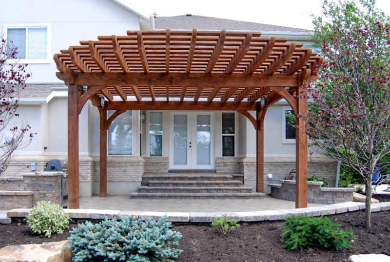Elegant Heavy-Duty Cantilever Wooden Pergola Design