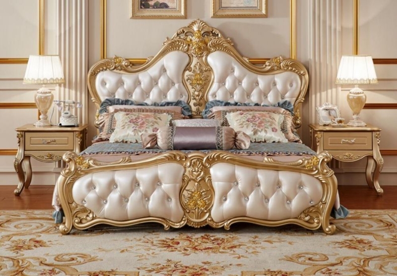 European Royal Solid Wood Bed in Elegant Bedroom