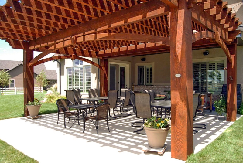 Heavy-Duty Cantilever Pergola with Outdoor Seating