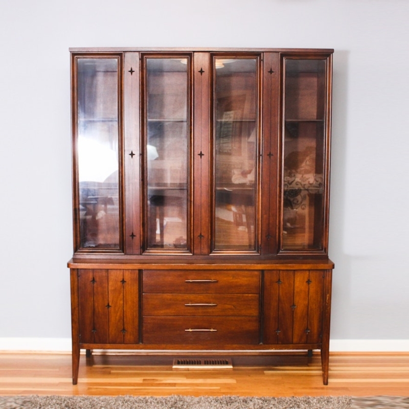 Mid Century Modern Broyhill China Cabinet