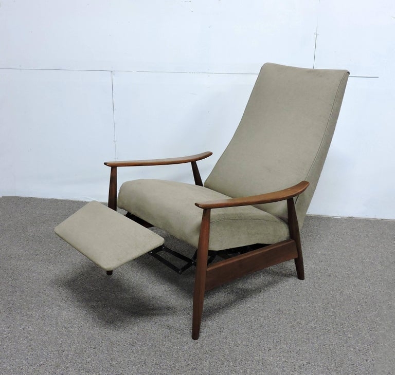 Milo Baughman Mid-Century Modern Recliner Chair
