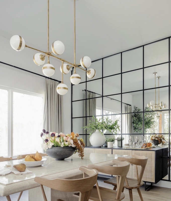 Modern Dining Room with Grid Wall Mirror Design