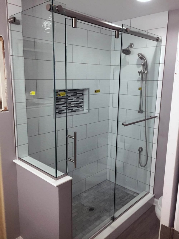 Modern Frameless Glass Shower Doors Design