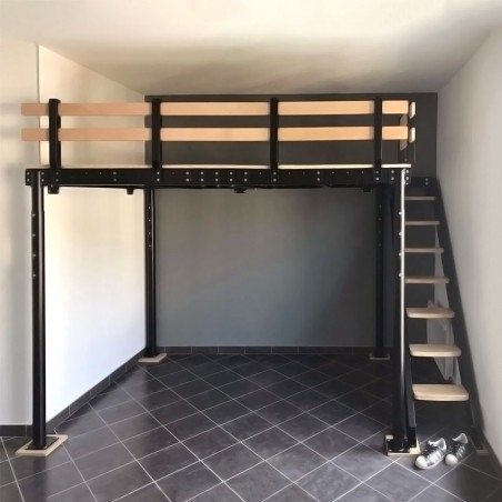 Modern Loft Bed with Minimalist Railing Design