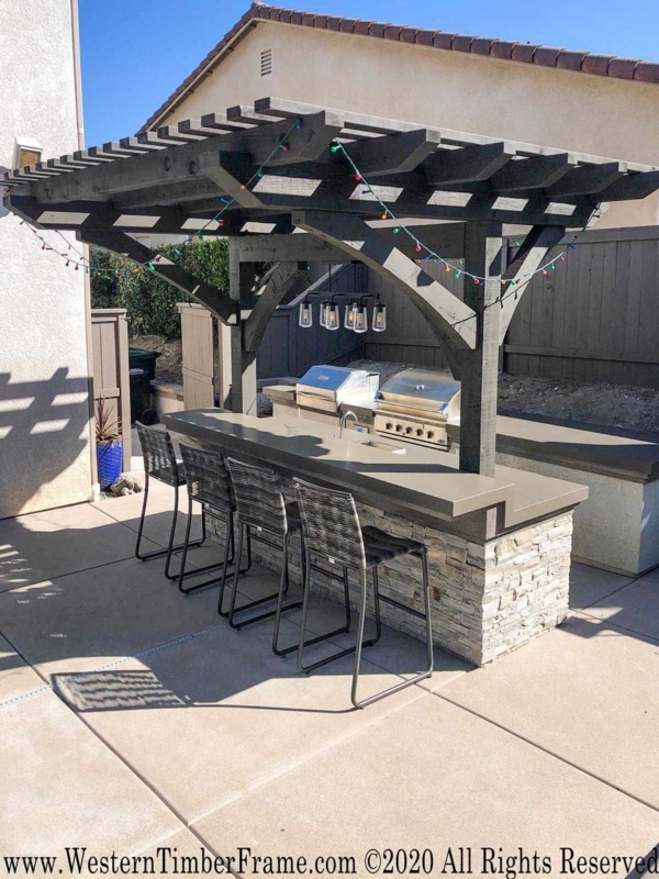 Modern Outdoor Kitchen with Cantilevered Pergola Shelter