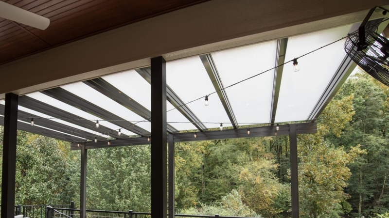 Modern Pergola with Durable Polycarbonate Roof