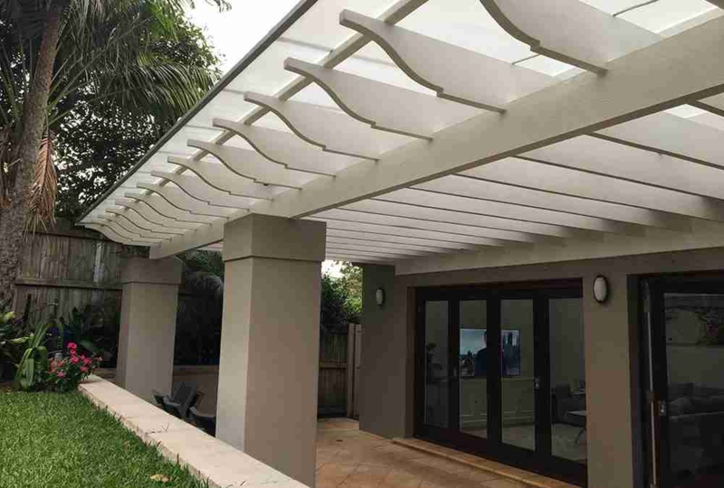 Modern Sydney Pergola with Flat Polycarbonate Roof