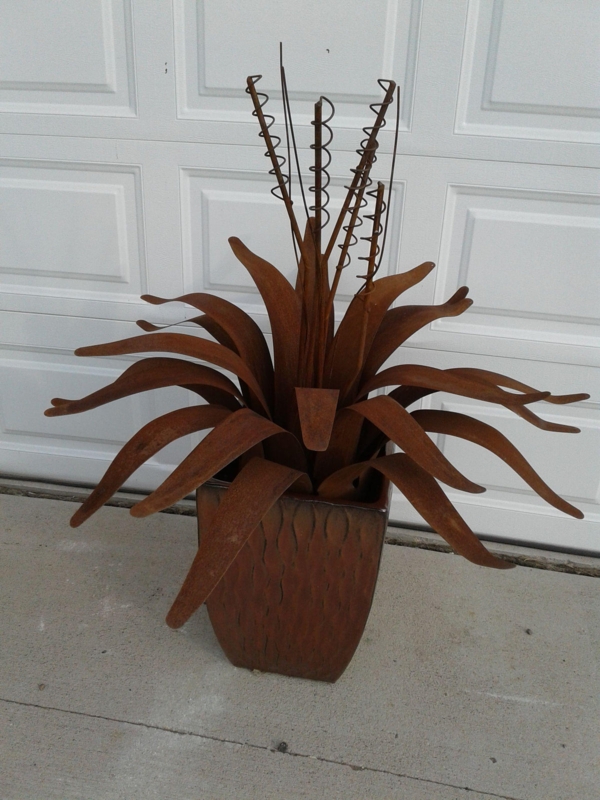 Rust Patina Metal Agave Plant Sculpture Decor
