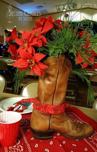 Rustic Cowboy Boot Christmas Table Centerpiece Idea