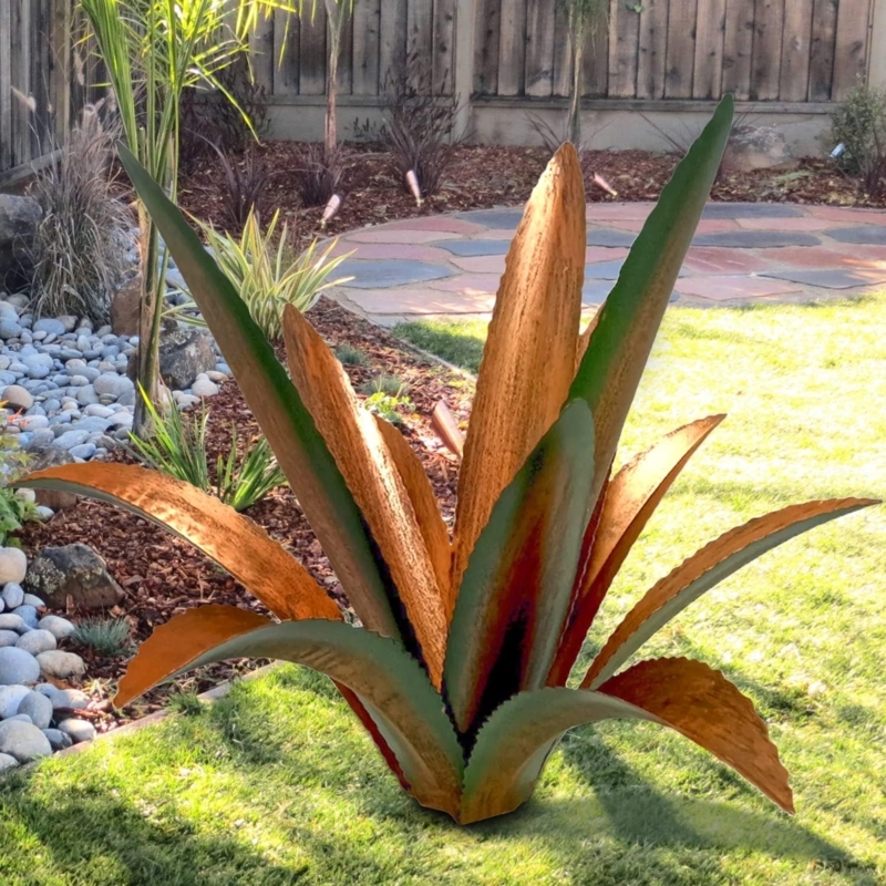 Rustic Metal Agave Plant Sculpture for Outdoor Decor