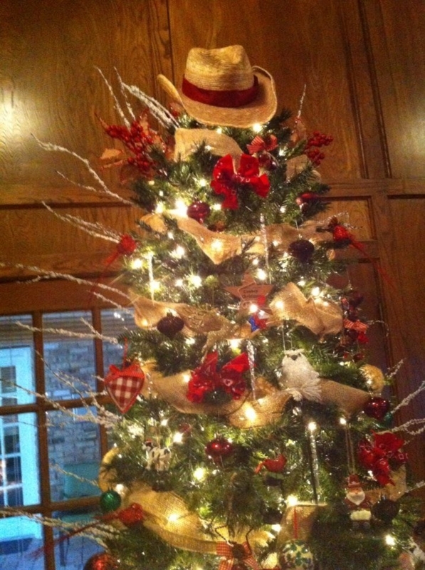 Rustic Western Christmas Tree with Cowboy Hat
