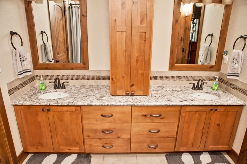 Rustic Wooden Double Vanity Bathroom Design