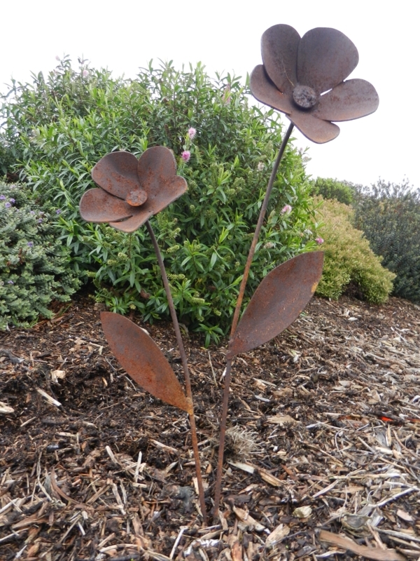 Rusty Metal Flower Sculpture Garden Ornament