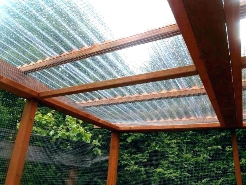 Transparent Polycarbonate Pergola Roof with Wooden Frame