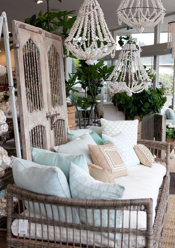 25 Welcoming Outdoor Daybeds For Your Siestas - DigsDigs