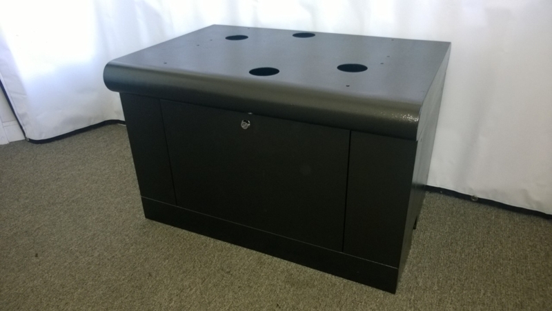 Black Twin Bull Nose Slot Machine Stand with Lock