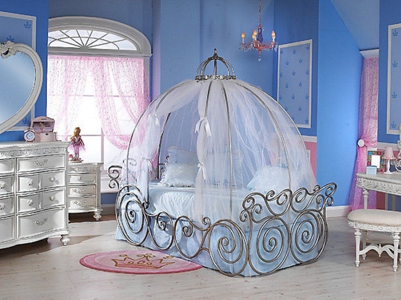 Cinderella-Inspired Girls Bedroom with Elegant Canopy Bed