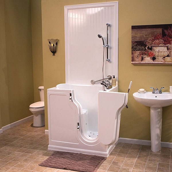 Compact Walk-In Bathtub Design for Small Bathrooms