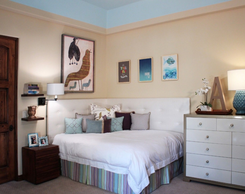 Cozy Corner Bed Design with Modern Decor