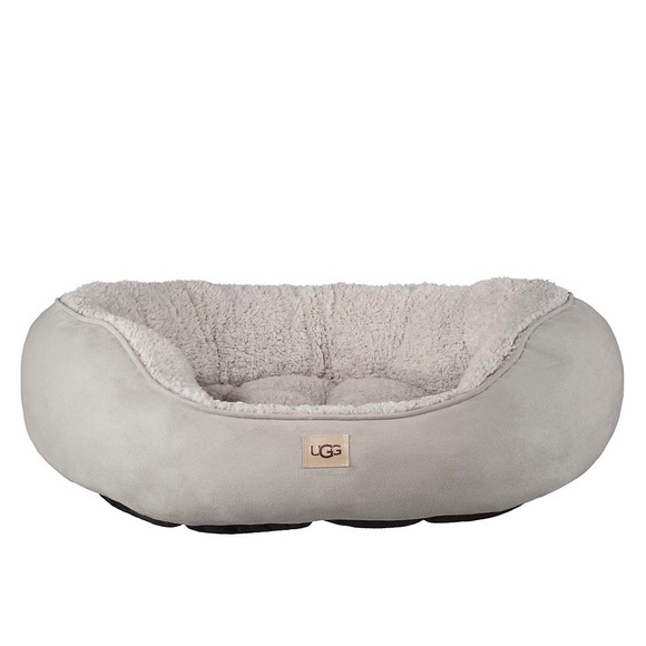 Cozy UGG Sherpa Dog Bed for Stylish Pets