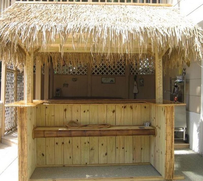 DIY Backyard Tiki Bar with Thatch Roof Design
