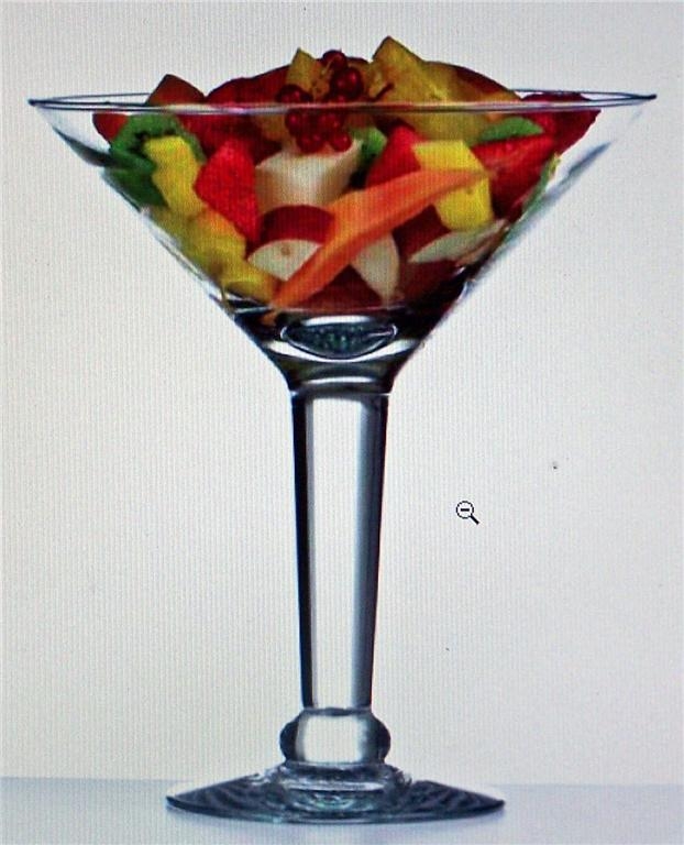 Elegant 10-Inch Grande Martini Glass with Fruit