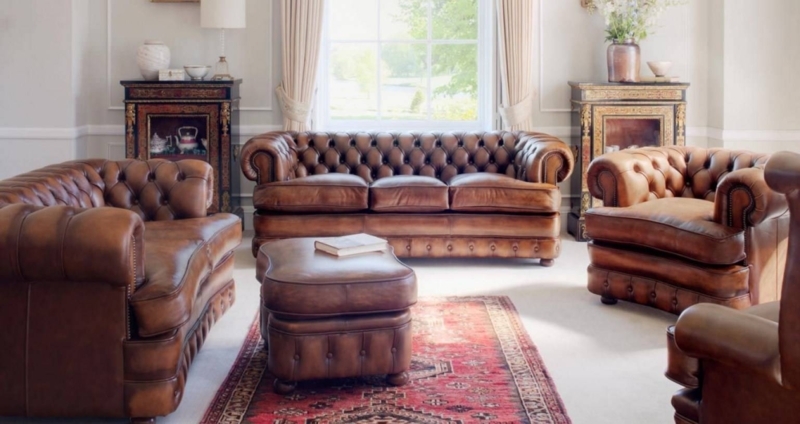 Elegant Brown Leather Chesterfield Sofas in Country Style