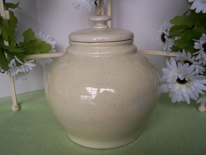 Elegant Creamy Glazed Ceramic Cookie Jar