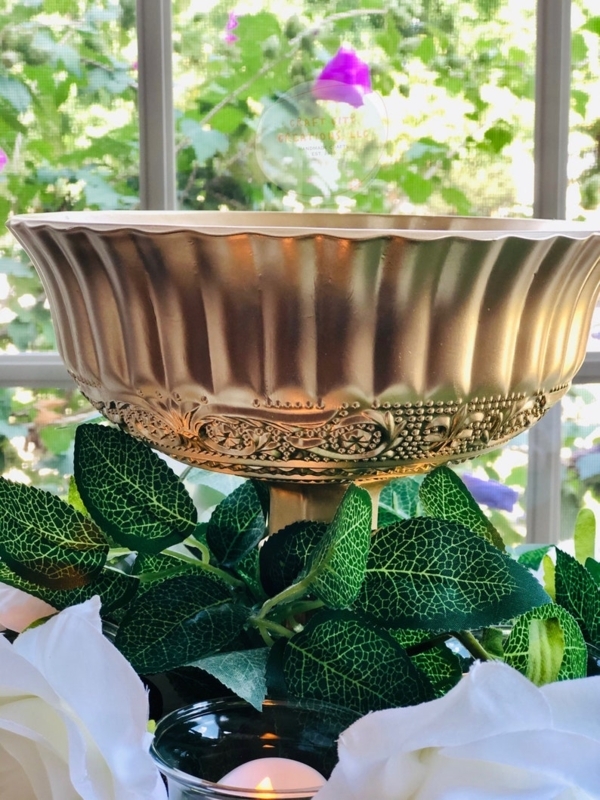 Elegant Gold Pedestal Vase Wedding Centerpiece