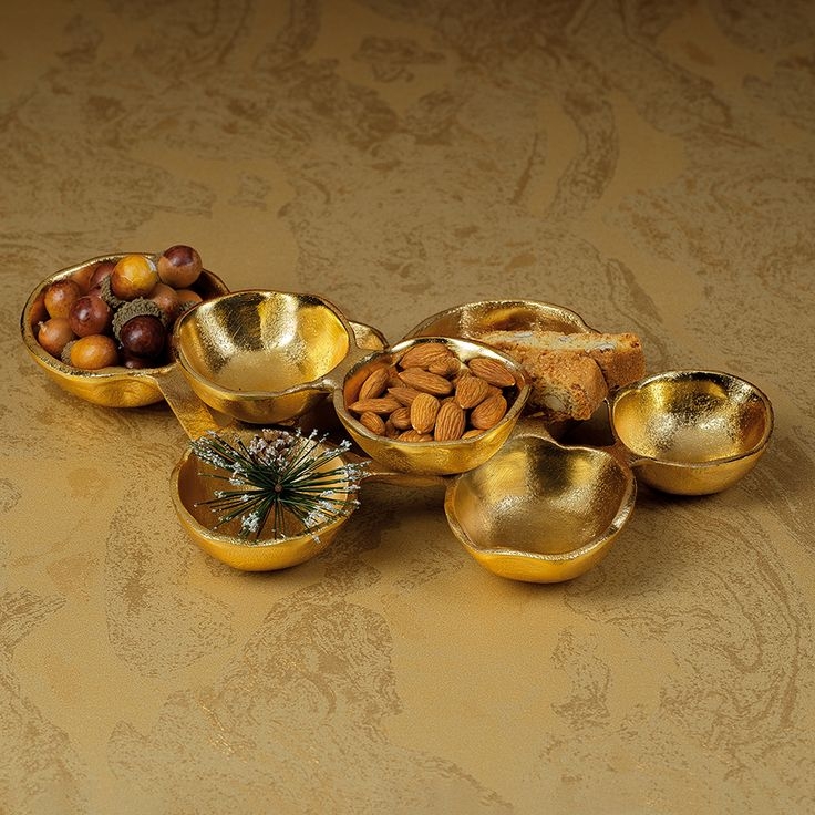 Elegant Gold Serving Bowls Cluster for Entertaining