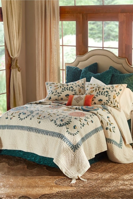 Elegant Jardin Indiene Floral Quilt Bedding Set