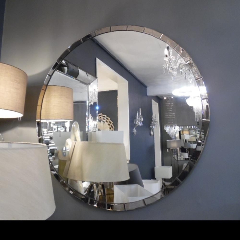 Elegant Large Round Bubble Mirror for Modern Interiors