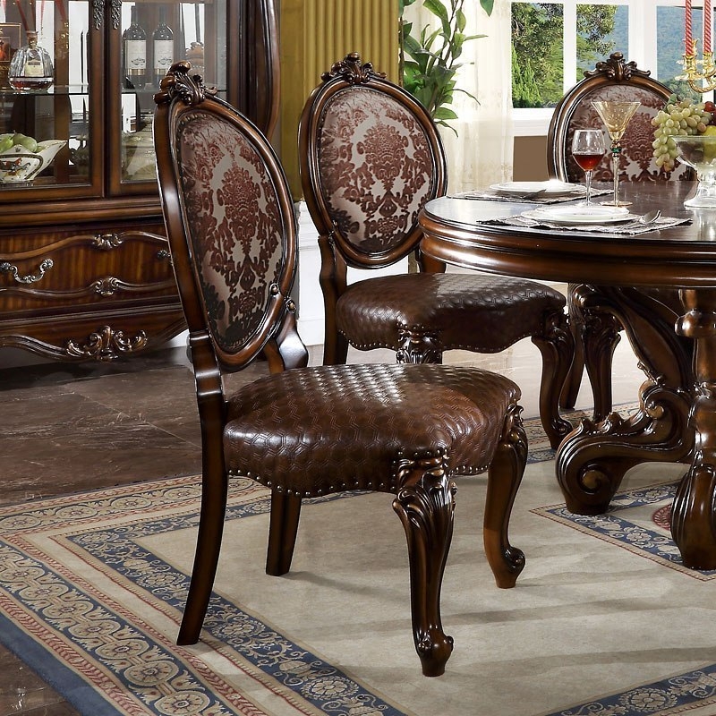 Elegant Traditional Dining Room Table and Chairs