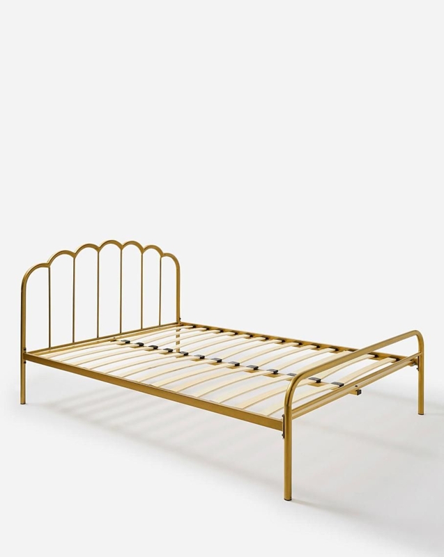 Gold Scalloped Metal Bed Frame for Elegant Bedrooms