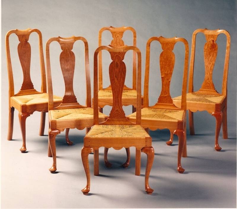 Handcrafted Queen Anne Style Dining Chairs Set