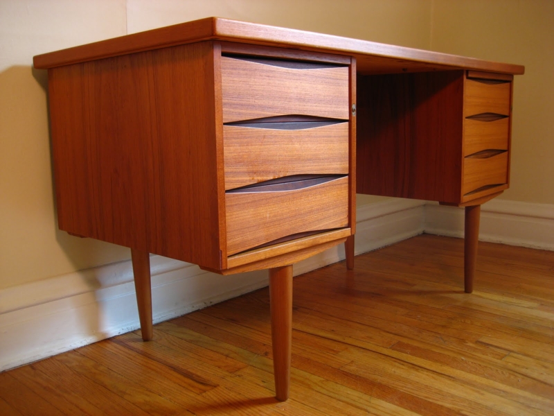 Mid-Century Scandinavian Wooden Desk Design