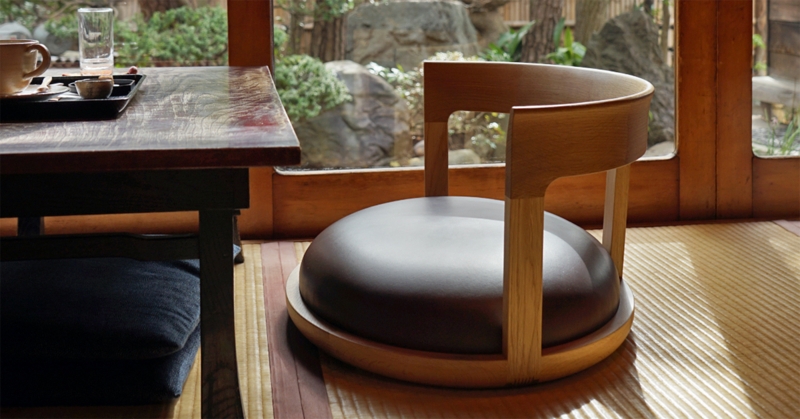 Minimalist Japanese Tatami Chair with Wooden Frame