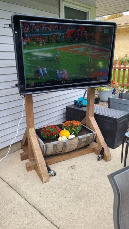 Mobile outdoor TV Stand : r/woodworking