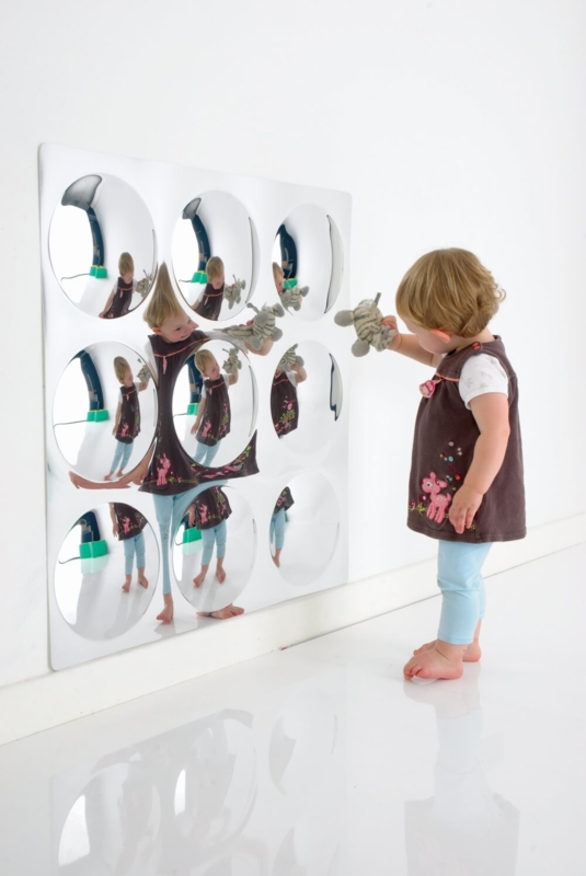 Modern 9-Bubble Distorted Wall Mirror Design